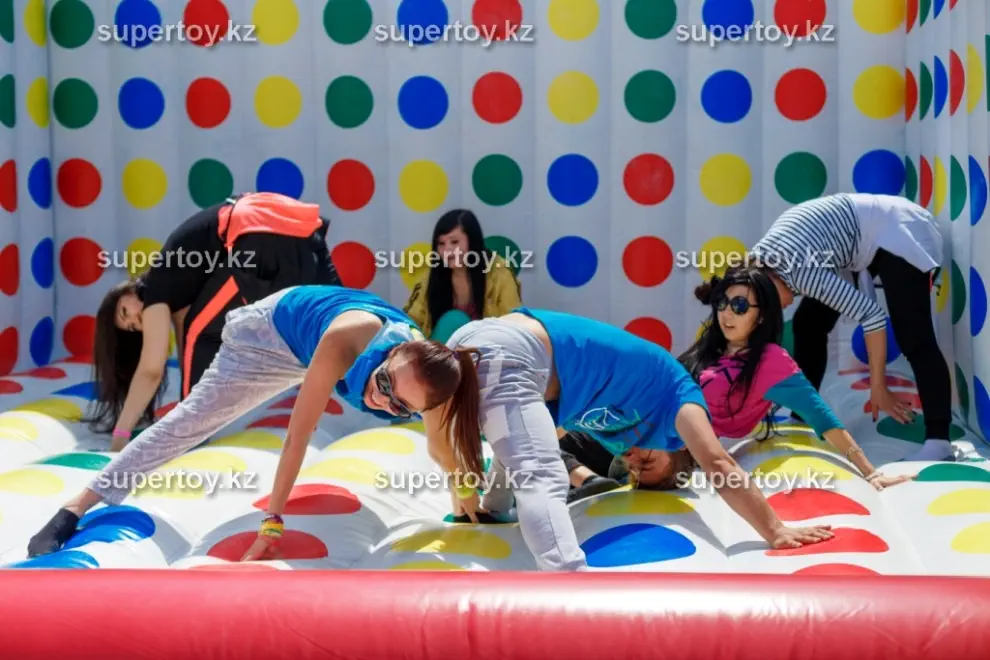 Надувной батут-игра Твистер 3D
