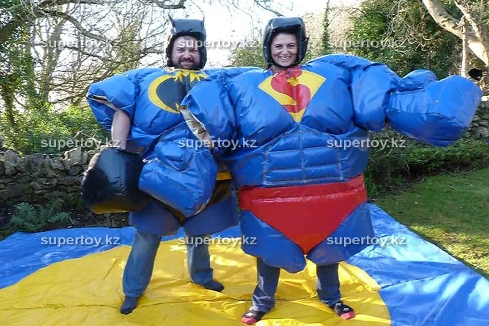 Игра-аттракцион Бои Супер героев в надувных костюмах