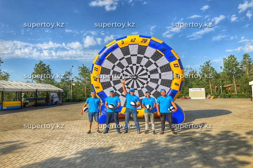 Интересный аттракцион для любителей футбола