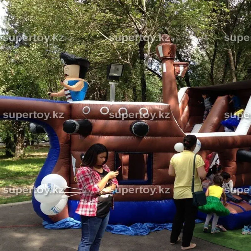 Пиратский корабль